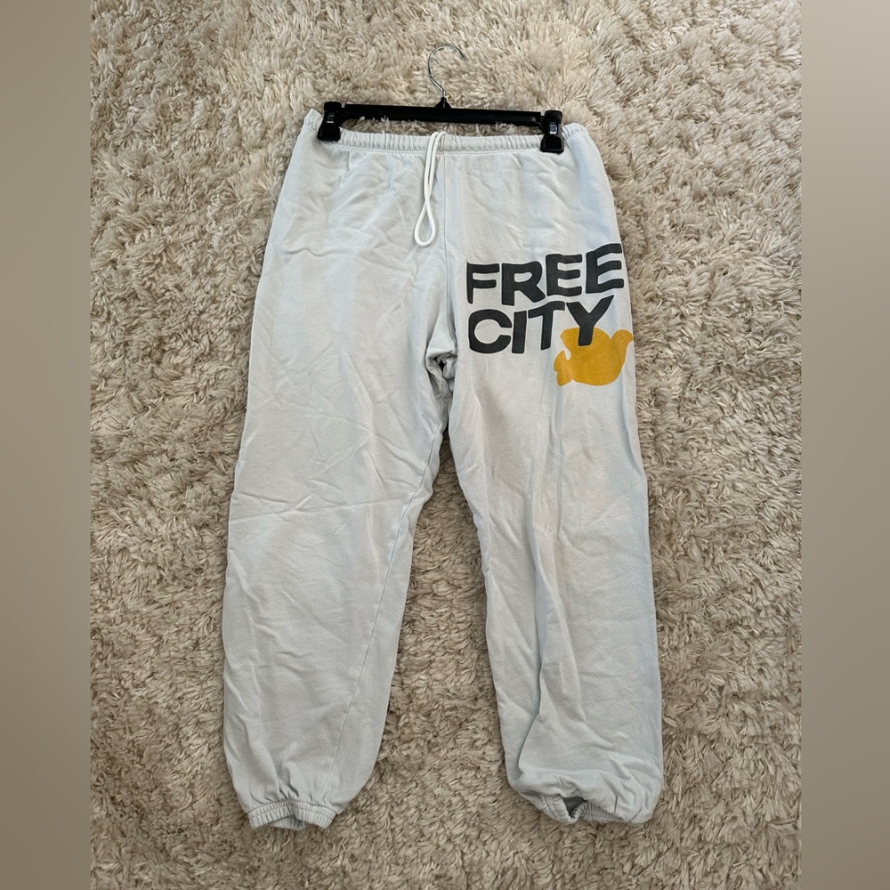 Free city sweats size XS